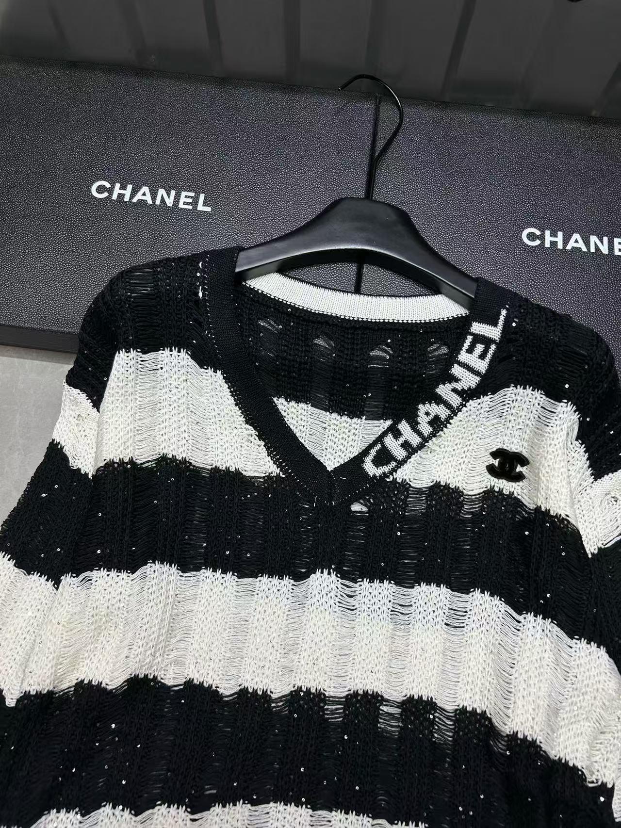 CHANE1 襟レタリング長袖セーター【50％割引+送料無料】