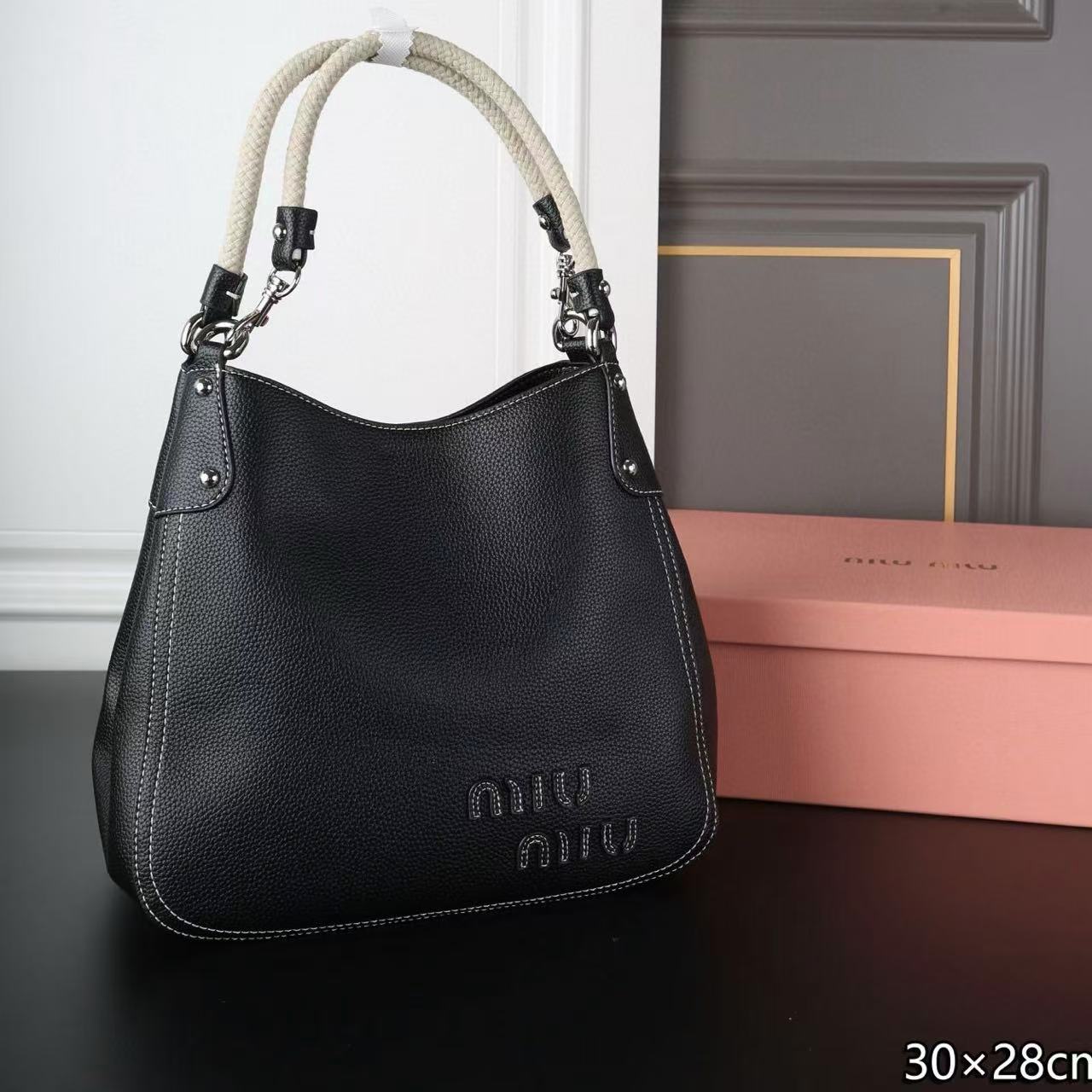 M1UM1U シンプル脇下バッグ【50％割引+送料無料】