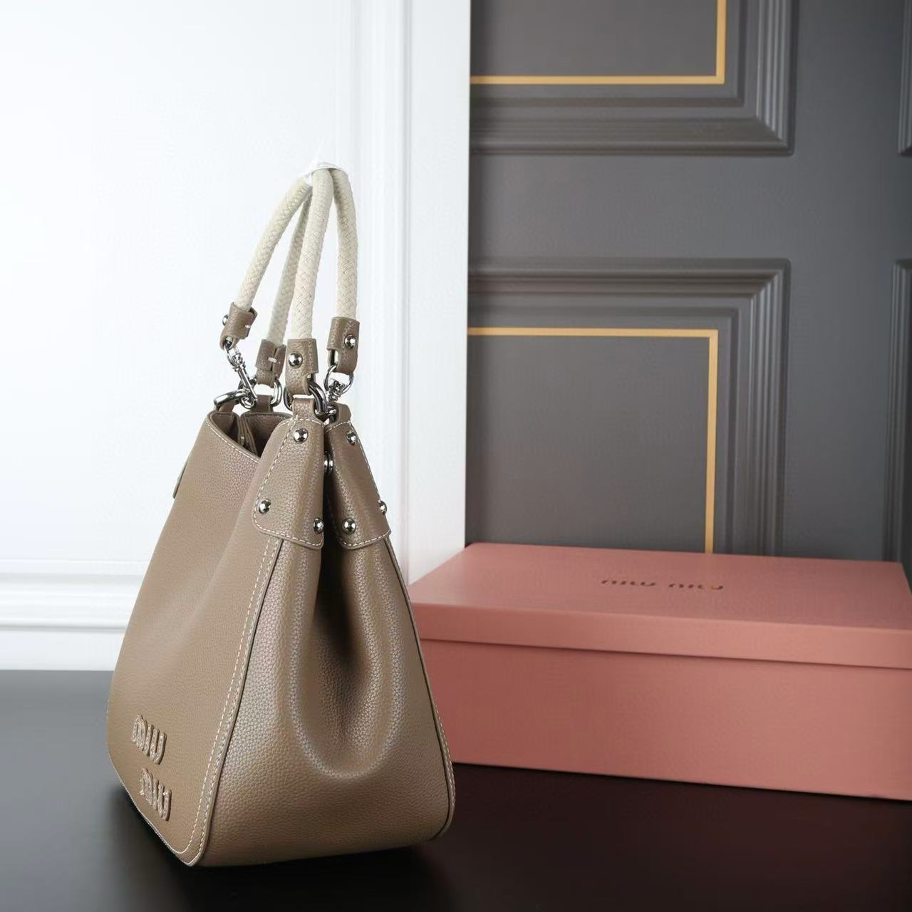 M1UM1U シンプル脇下バッグ【50％割引+送料無料】