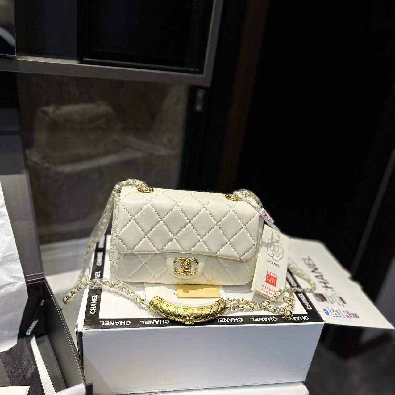 CHANE1 スパイラルハンドルハンドバッグ【50％割引+送料無料】