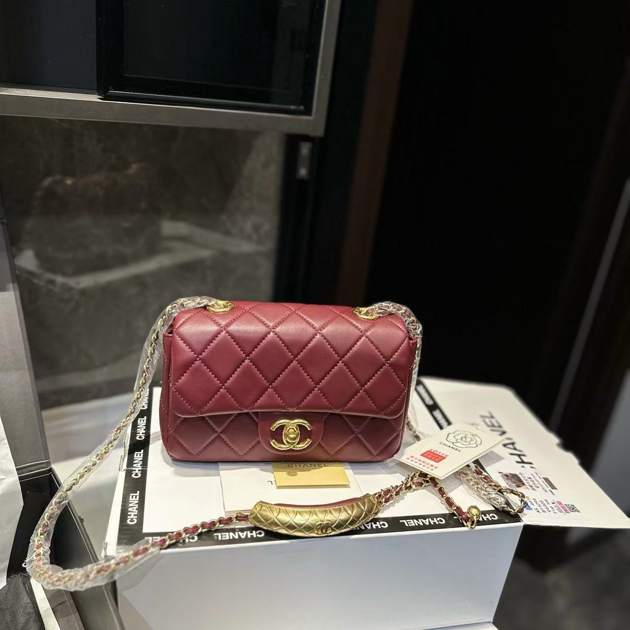 CHANE1 スパイラルハンドルハンドバッグ【50％割引+送料無料】