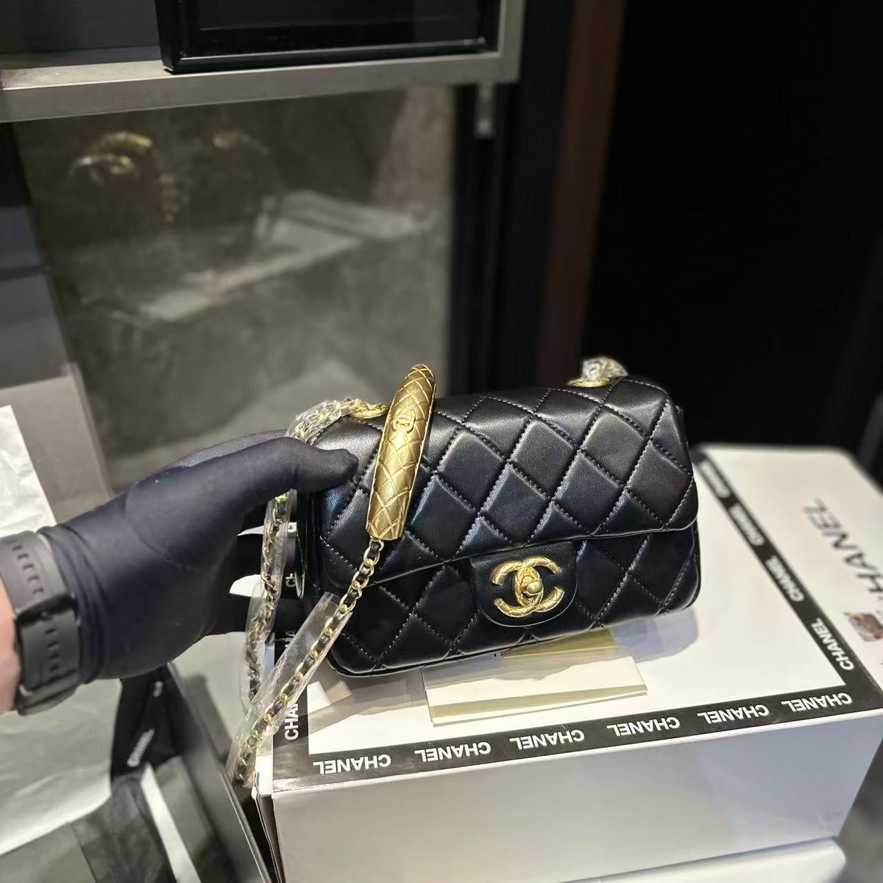 CHANE1 スパイラルハンドルハンドバッグ【50％割引+送料無料】