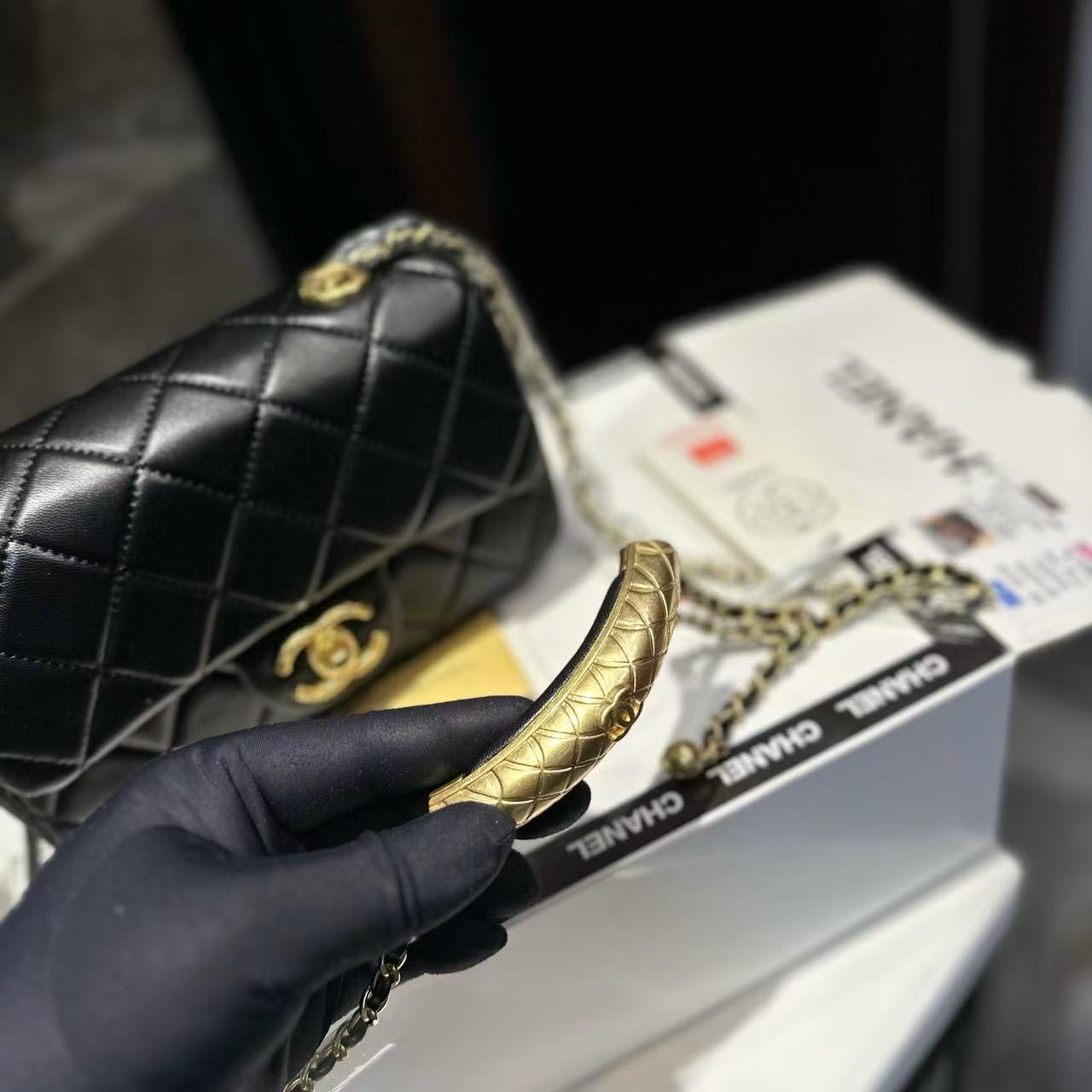 CHANE1 スパイラルハンドルハンドバッグ【50％割引+送料無料】