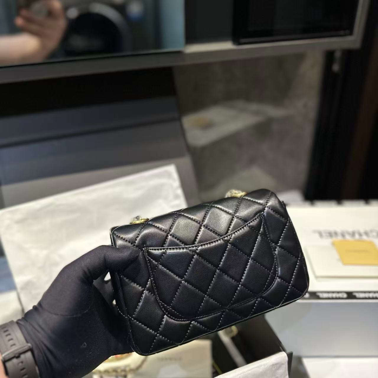 CHANE1 スパイラルハンドルハンドバッグ【50％割引+送料無料】