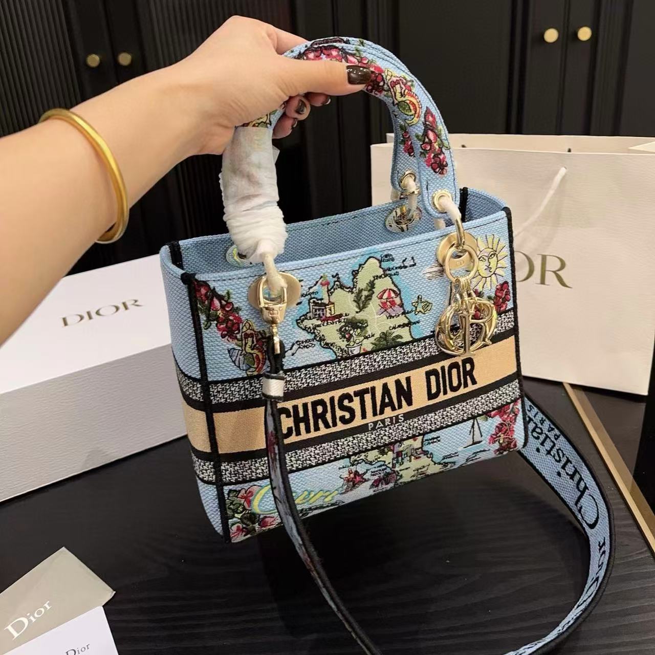 DI0Rの高品質プリントハンドバッグ【50％割引+送料無料】