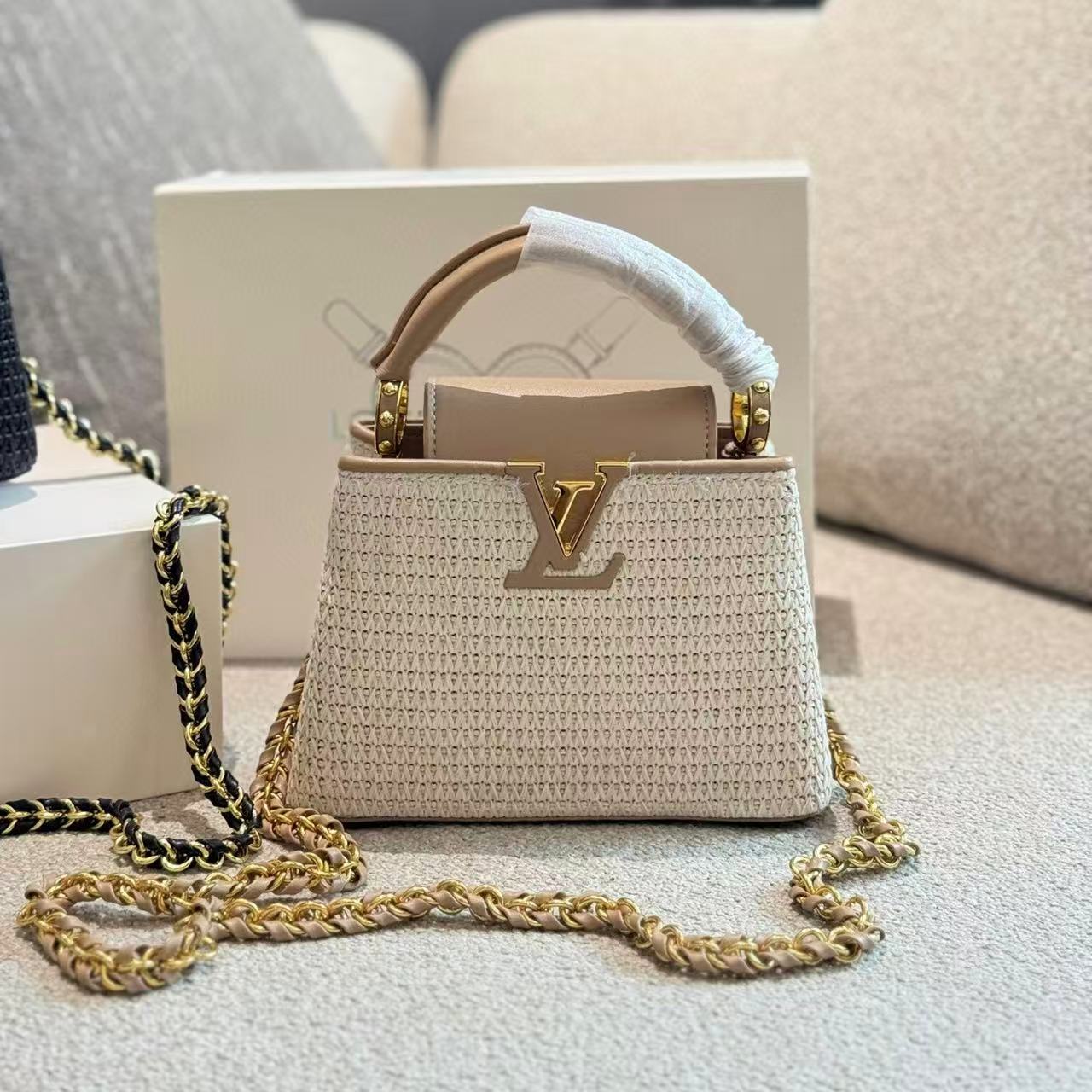 LV Capucinesハンドバッグ【50％割引+送料無料】