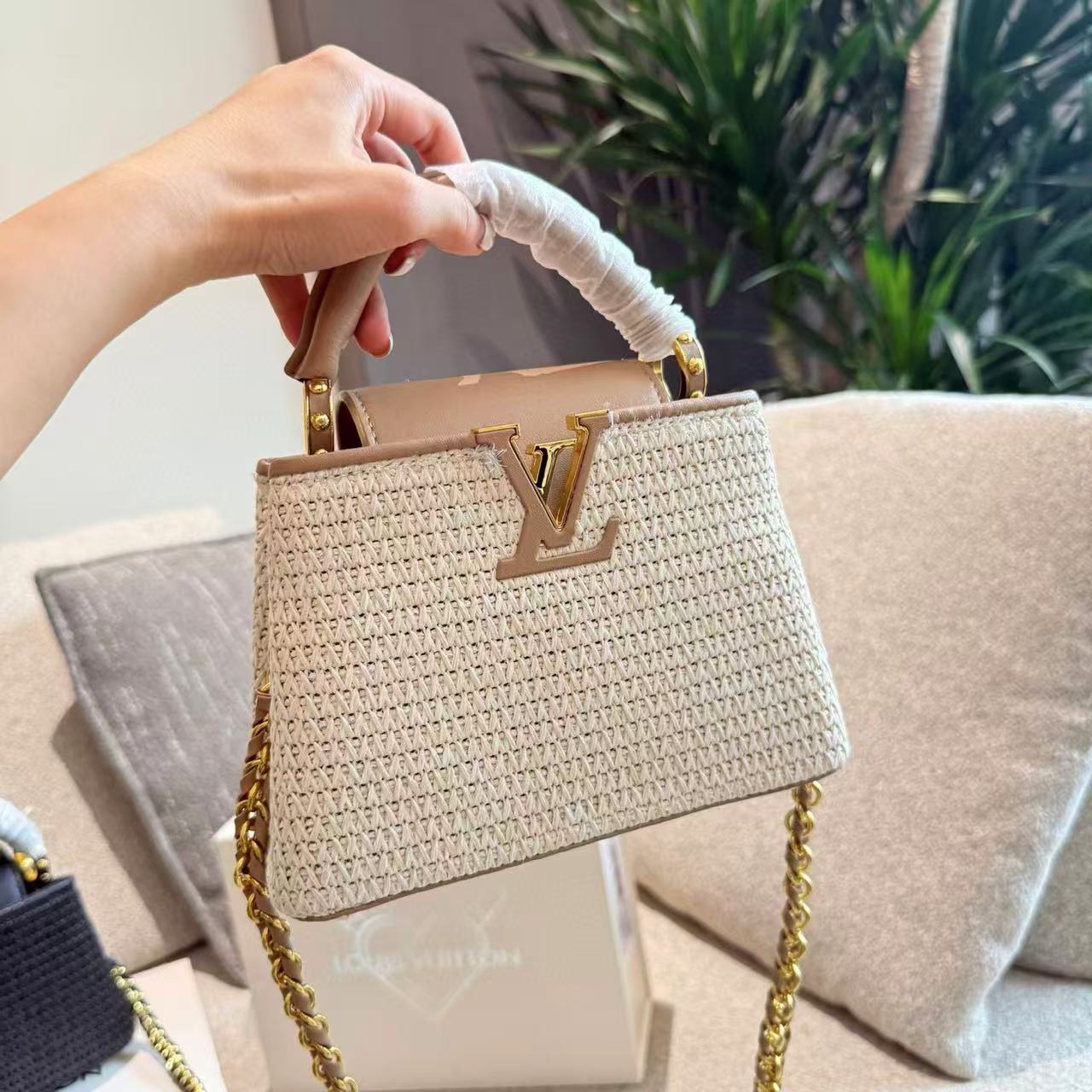 LV Capucinesハンドバッグ【50％割引+送料無料】