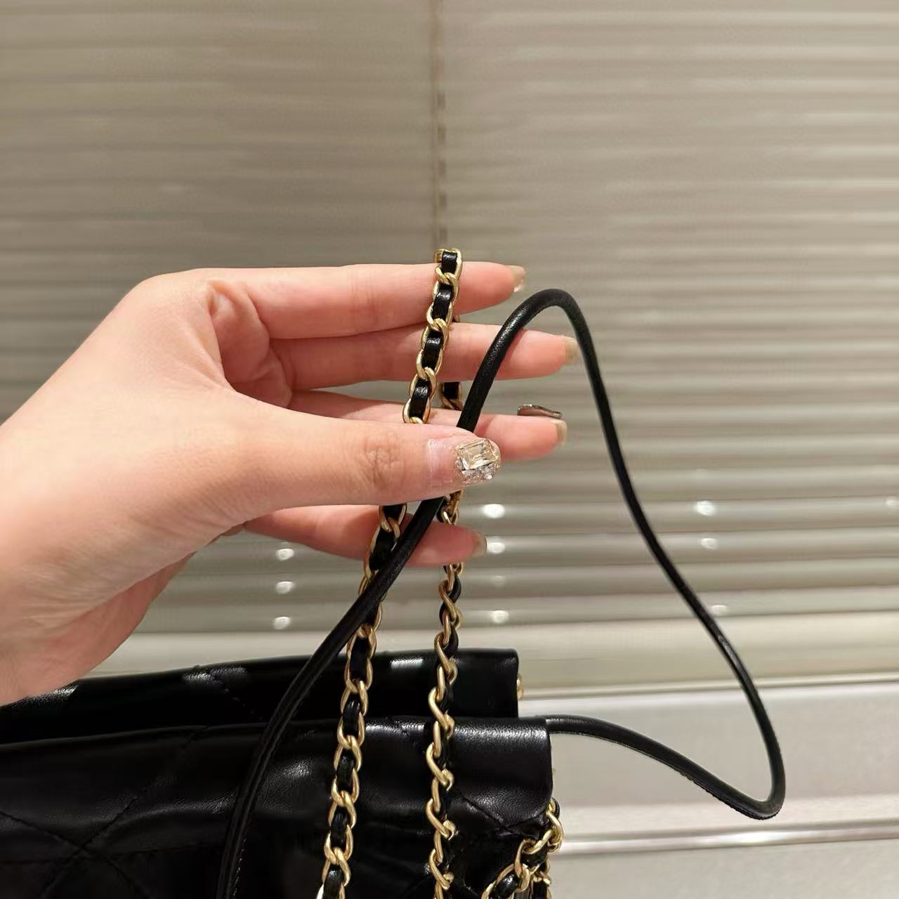 CHANE1 シープスキンチェーンバッグ【50％割引+送料無料】