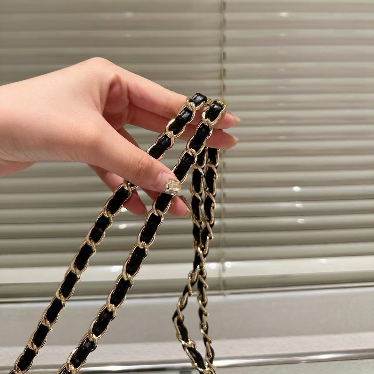 CHANE1 ディアスキンベルベットチェーンショルダーバッグ【50％割引+送料無料】