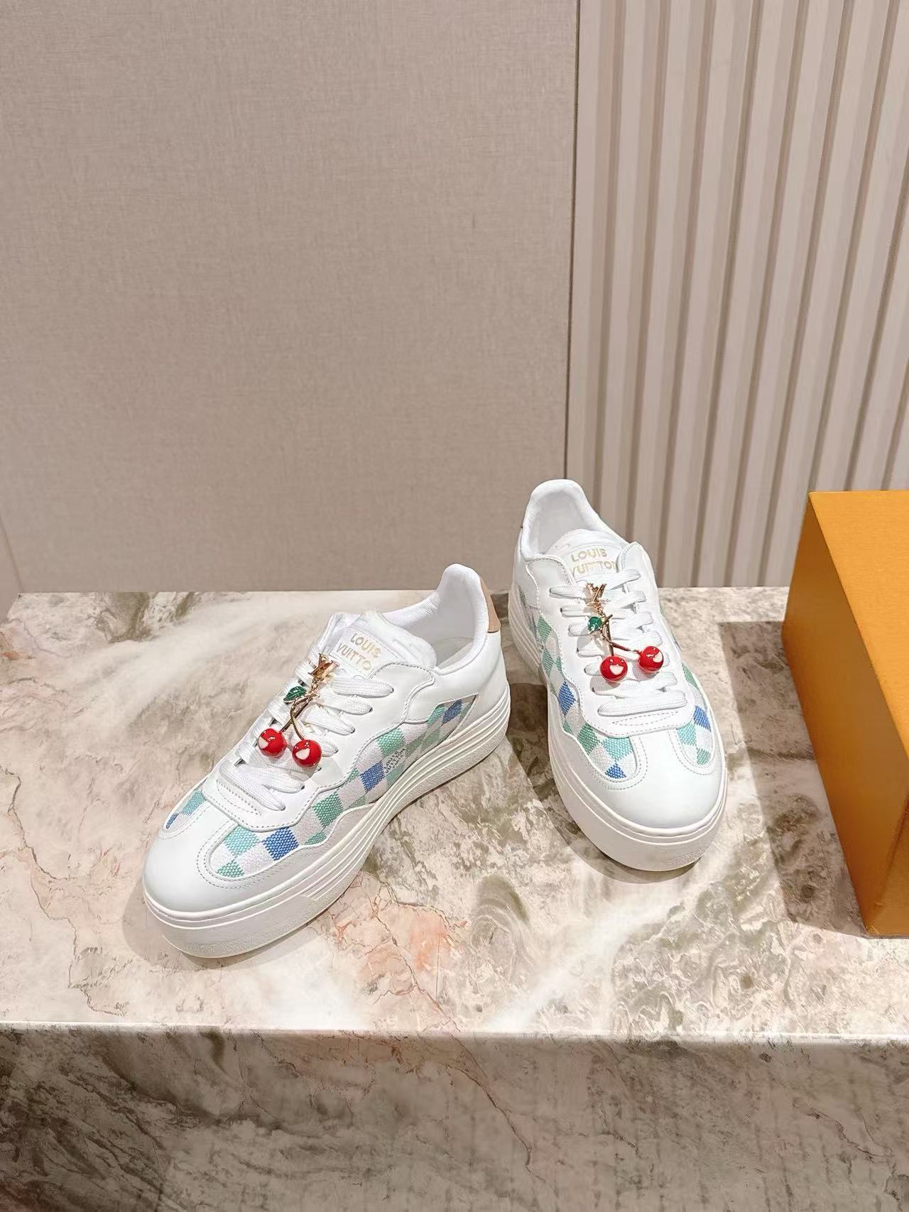 LV高品質チェック柄のカジュアルシューズ【50％割引+送料無料】