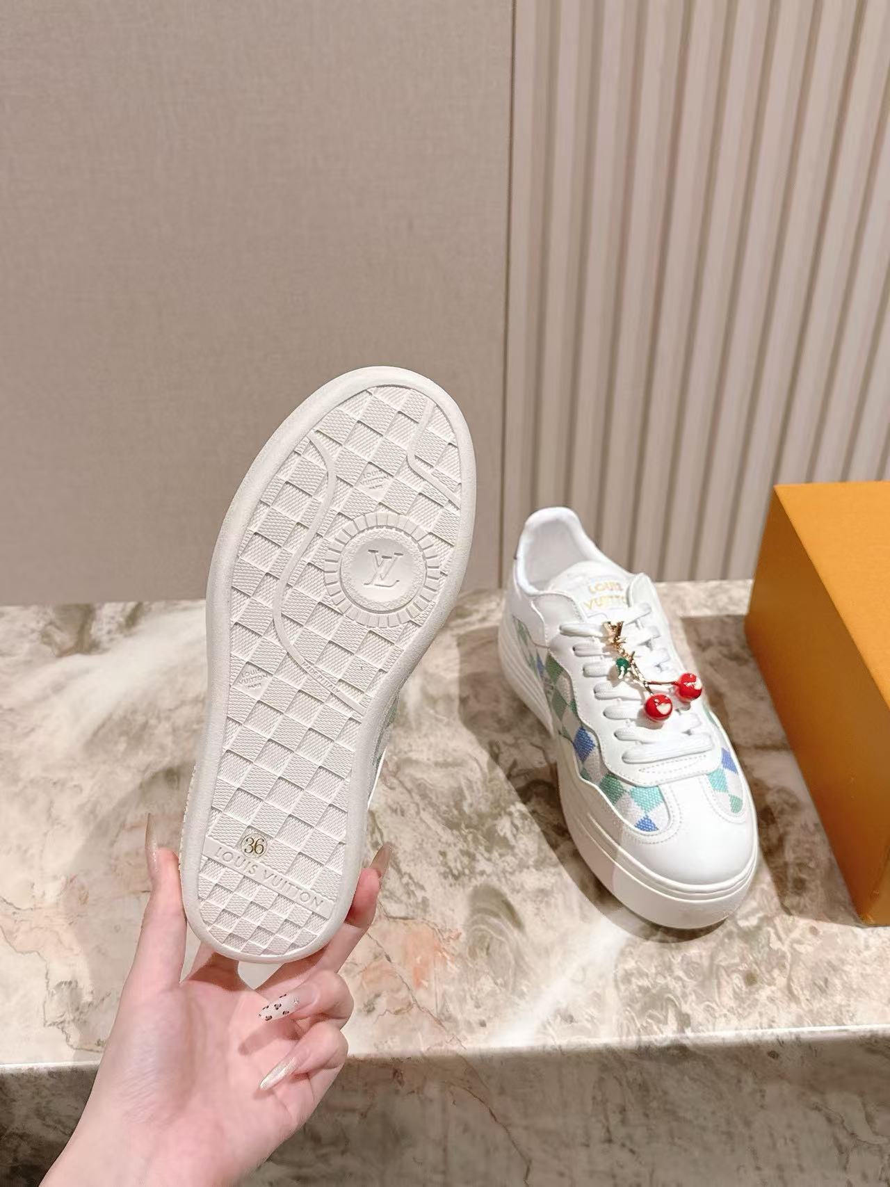 LV高品質チェック柄のカジュアルシューズ【50％割引+送料無料】