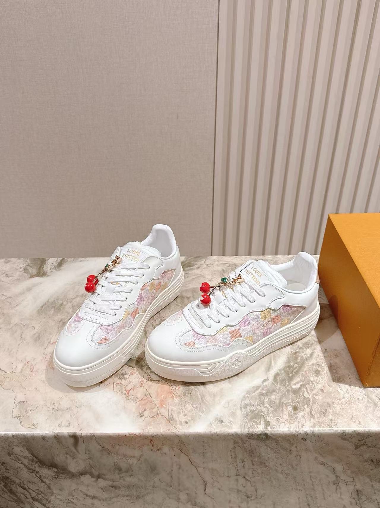 LV高品質チェック柄のカジュアルシューズ【50％割引+送料無料】