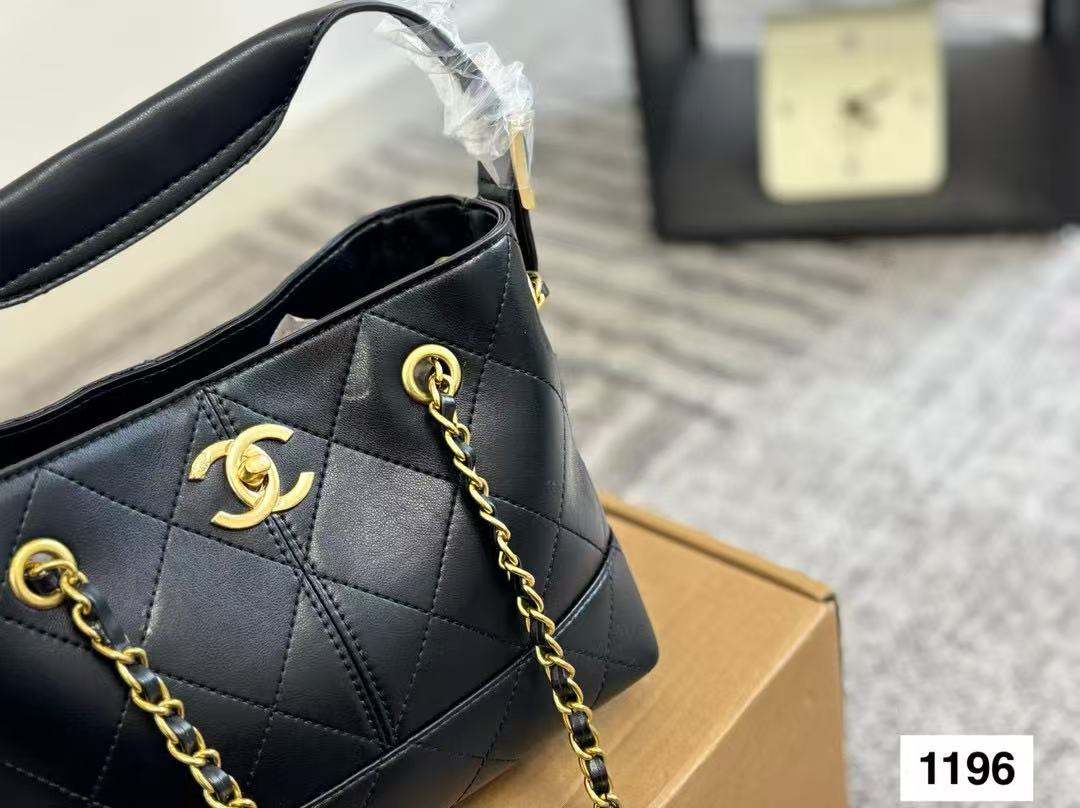 CHANE1 ディアスキンチェーンバケットバッグ【50％割引+送料無料】