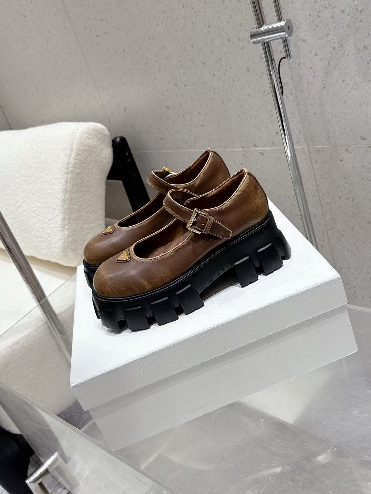 PR4DA 高品質厚底メリージェーンシューズ【50％割引+送料無料】