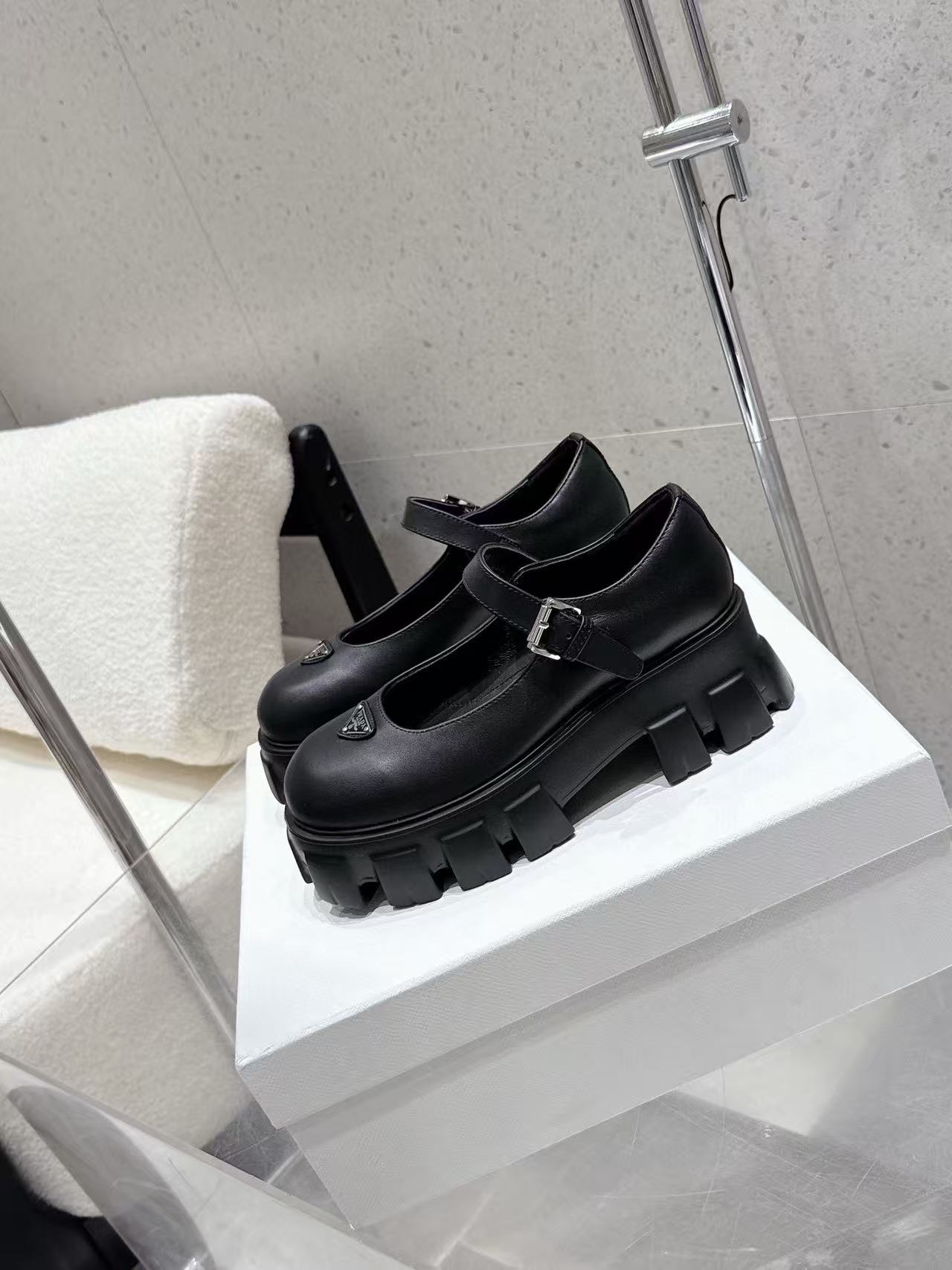 PR4DA 高品質厚底メリージェーンシューズ【50％割引+送料無料】