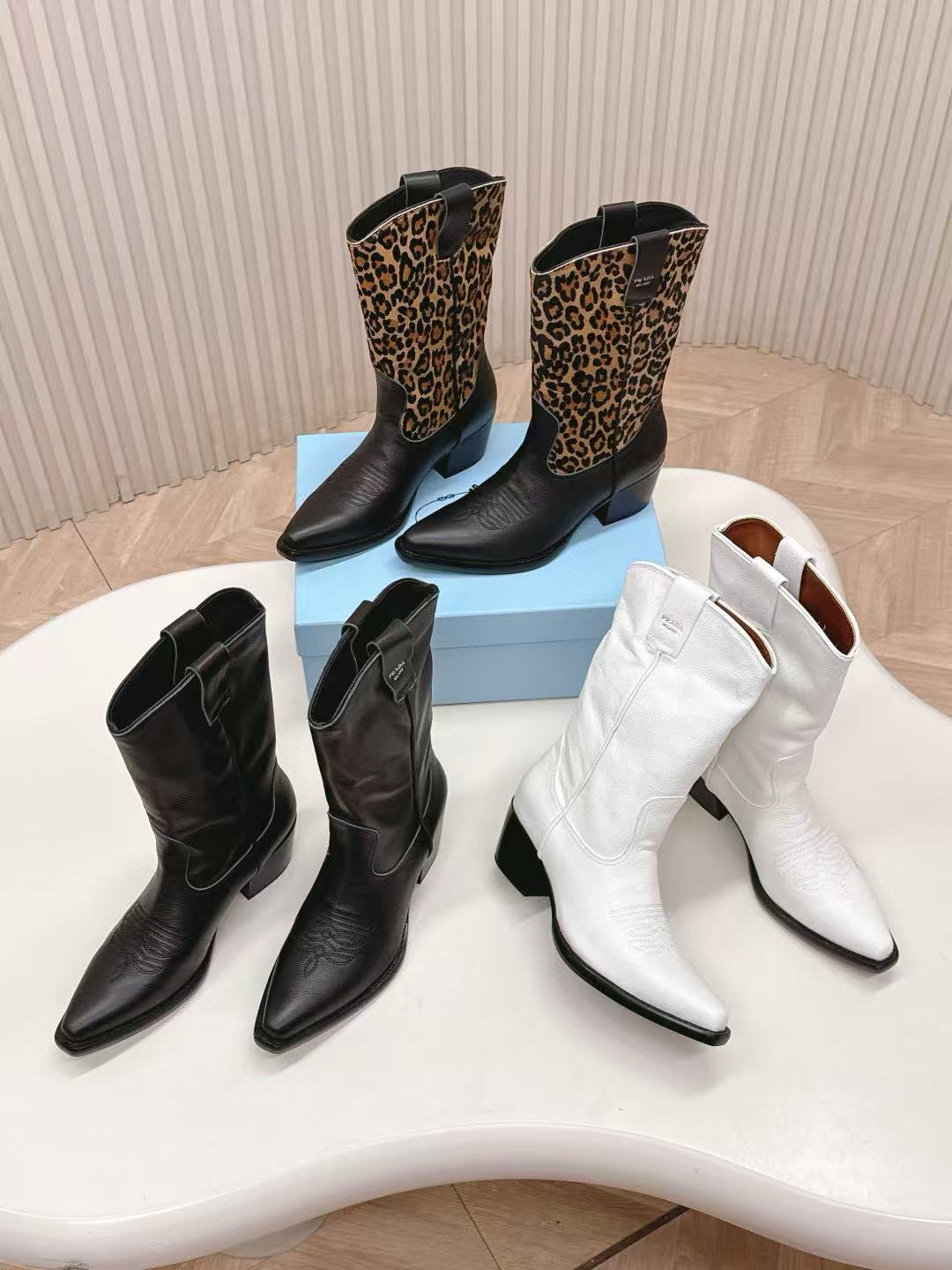 PR4DAの高品質ポインテッドトゥ秋冬ブーツ【50％割引+送料無料】