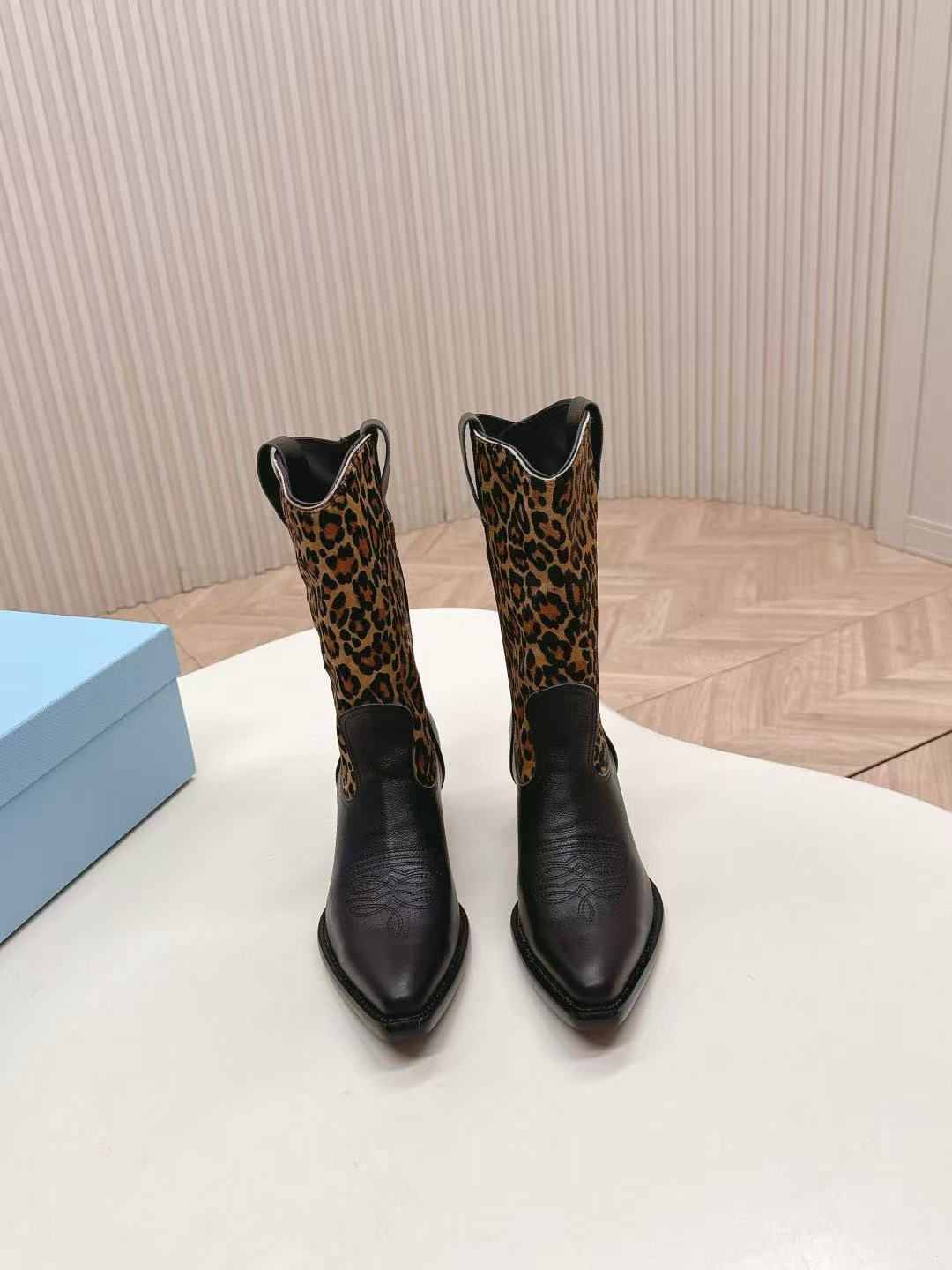 PR4DAの高品質ポインテッドトゥ秋冬ブーツ【50％割引+送料無料】