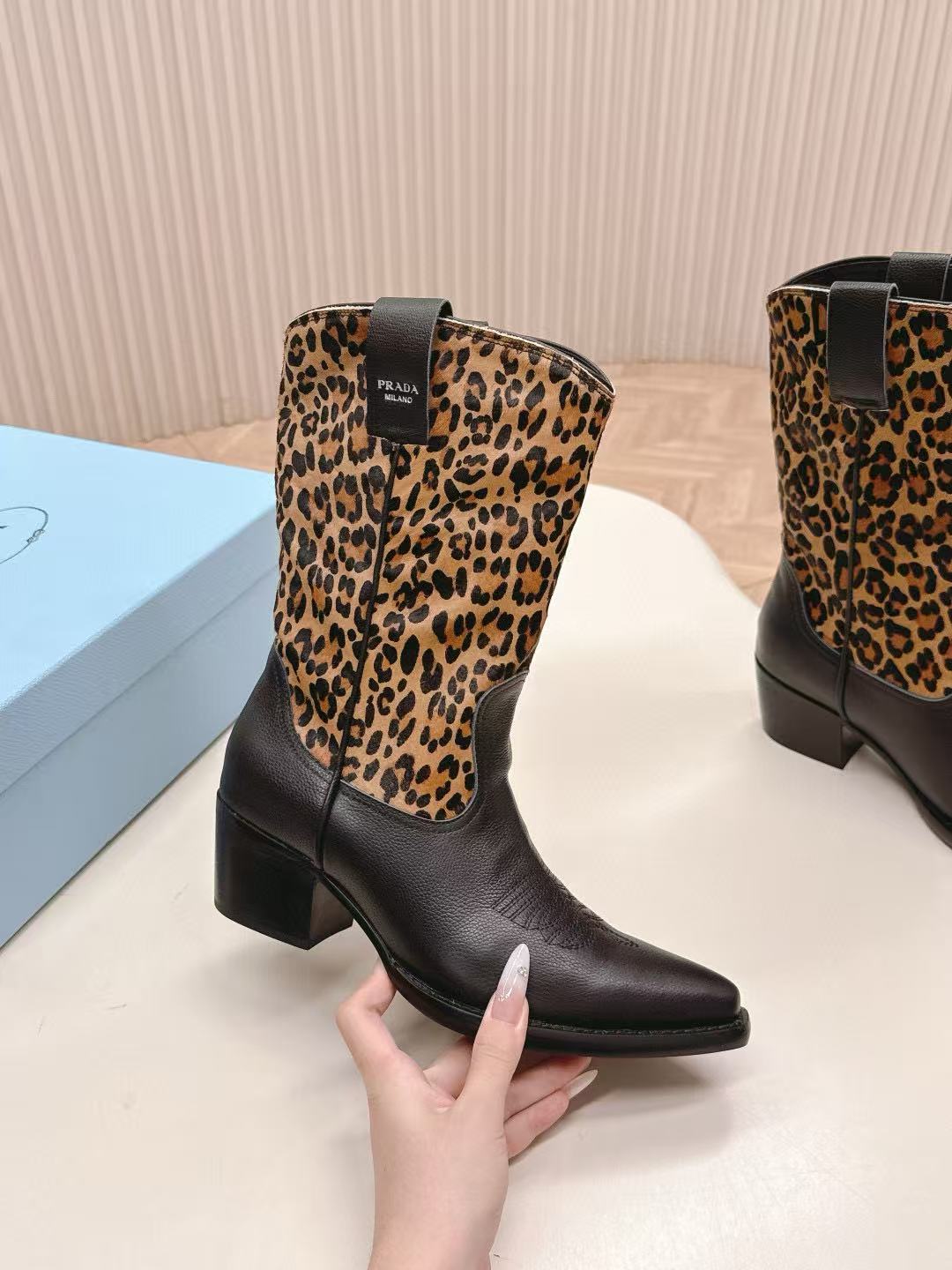 PR4DAの高品質ポインテッドトゥ秋冬ブーツ【50％割引+送料無料】