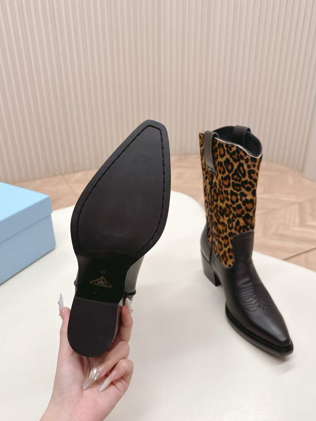 PR4DAの高品質ポインテッドトゥ秋冬ブーツ【50％割引+送料無料】