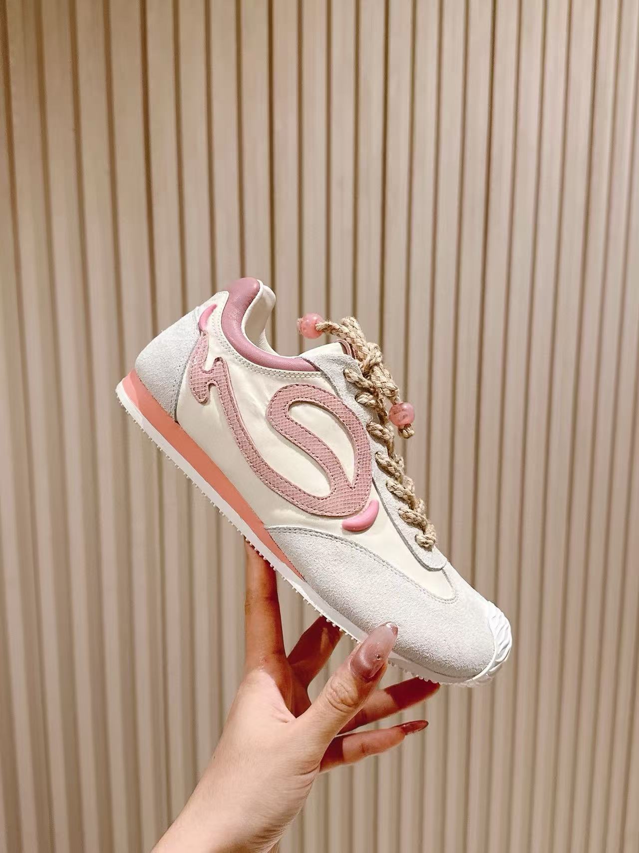 L0WEWの高品質レースアップカジュアルシューズ【50％割引+送料無料】