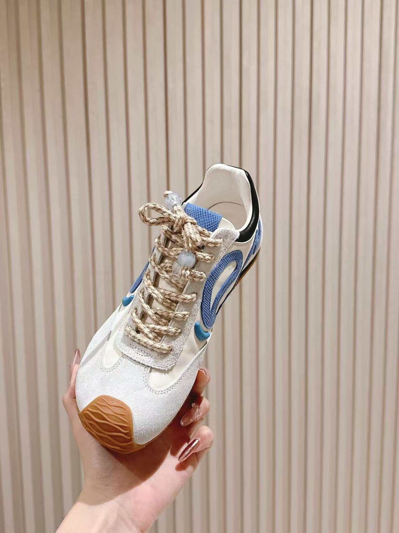 L0WEWの高品質レースアップカジュアルシューズ【50％割引+送料無料】