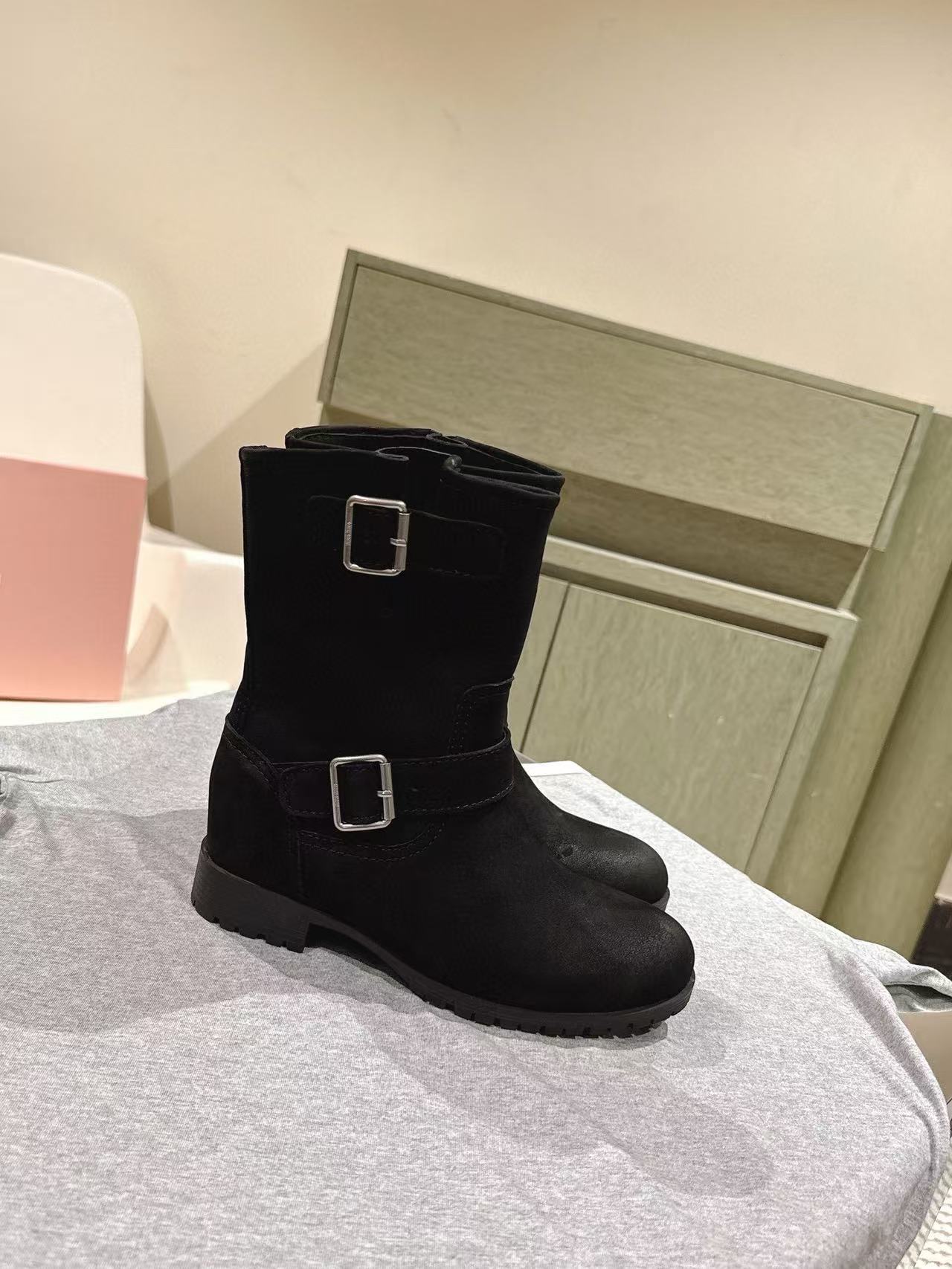 M1UM1U 高品質シンプルショートブーツ【50％割引+送料無料】