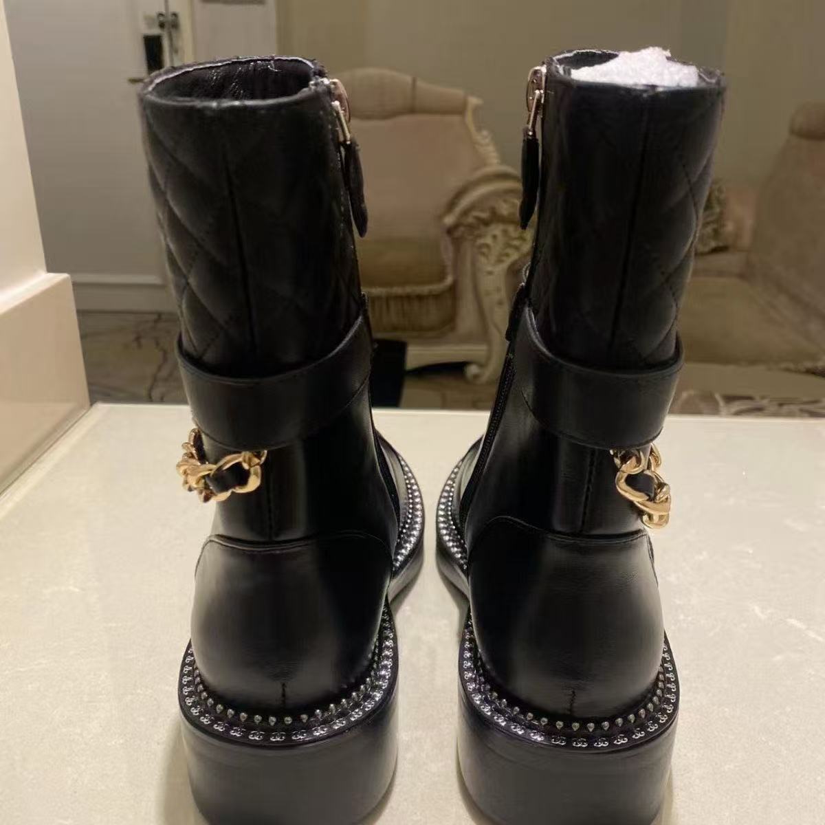 CHANE1 レザーチェーンアンクルブーツ【50％割引+送料無料】