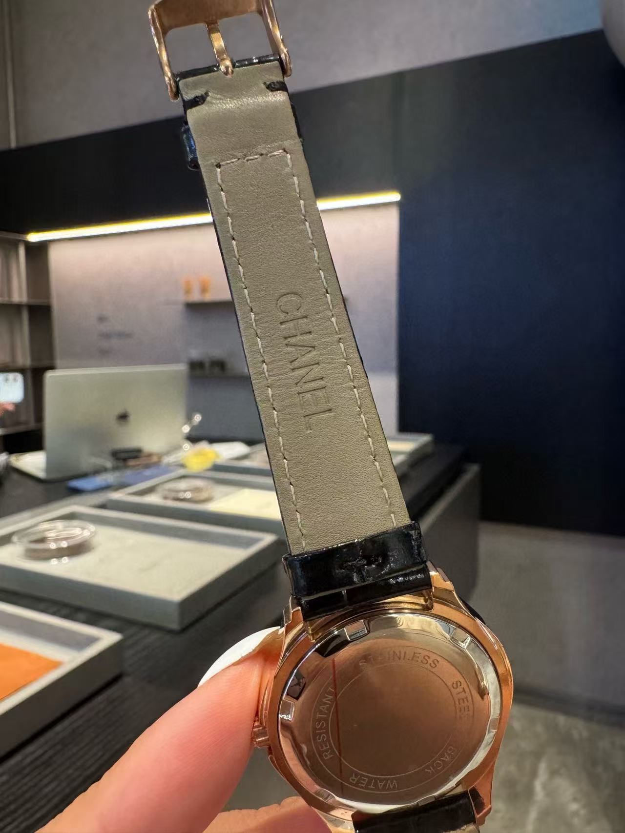 CHANE1 レザー＆ダイヤモンド レディースウォッチ【50％割引+送料無料】