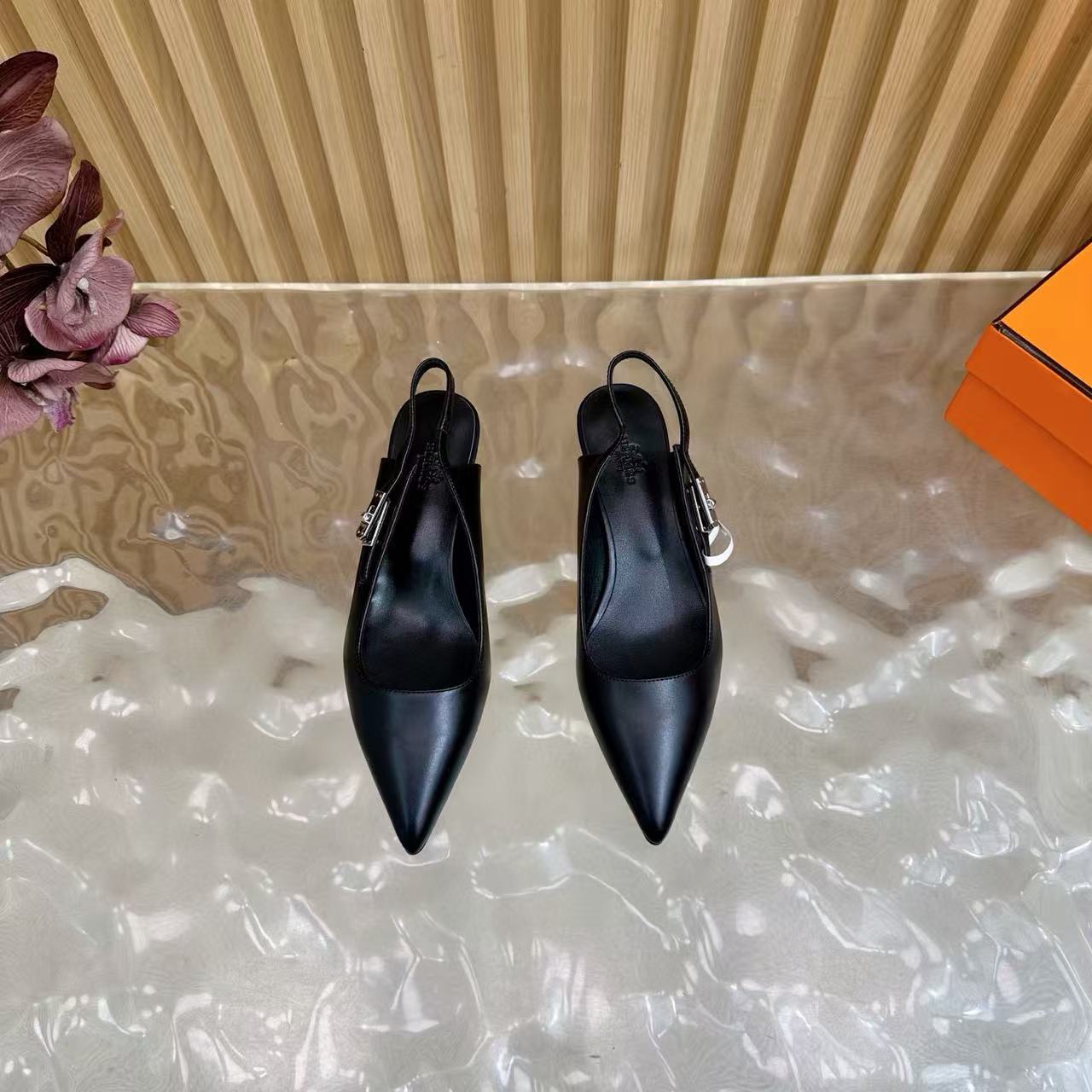 HERME5 高品質クラシックケリーバックルローヒール【50％割引+送料無料】