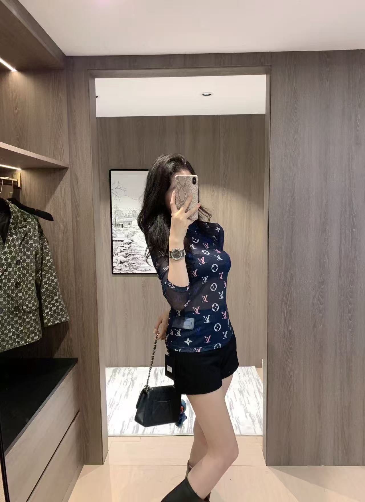 LVプリントタートルネックTシャツ【50％割引+送料無料】