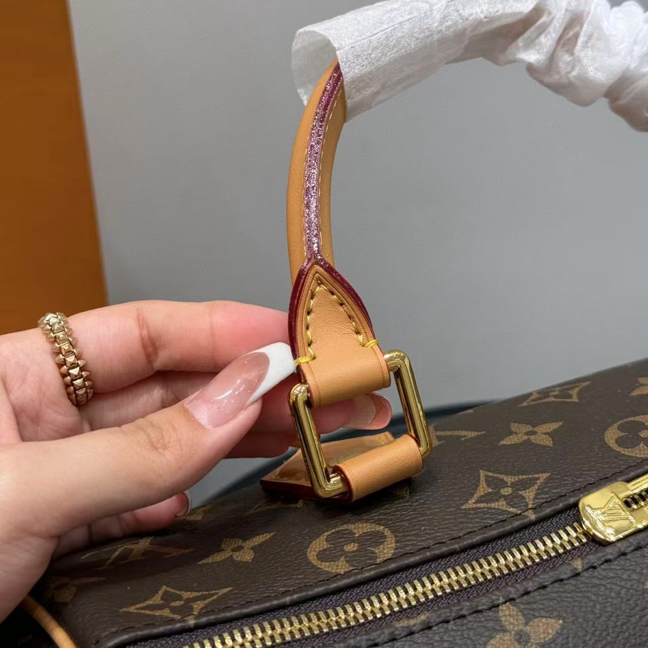 LVクラシックトラベルバッグ【50％割引+送料無料】