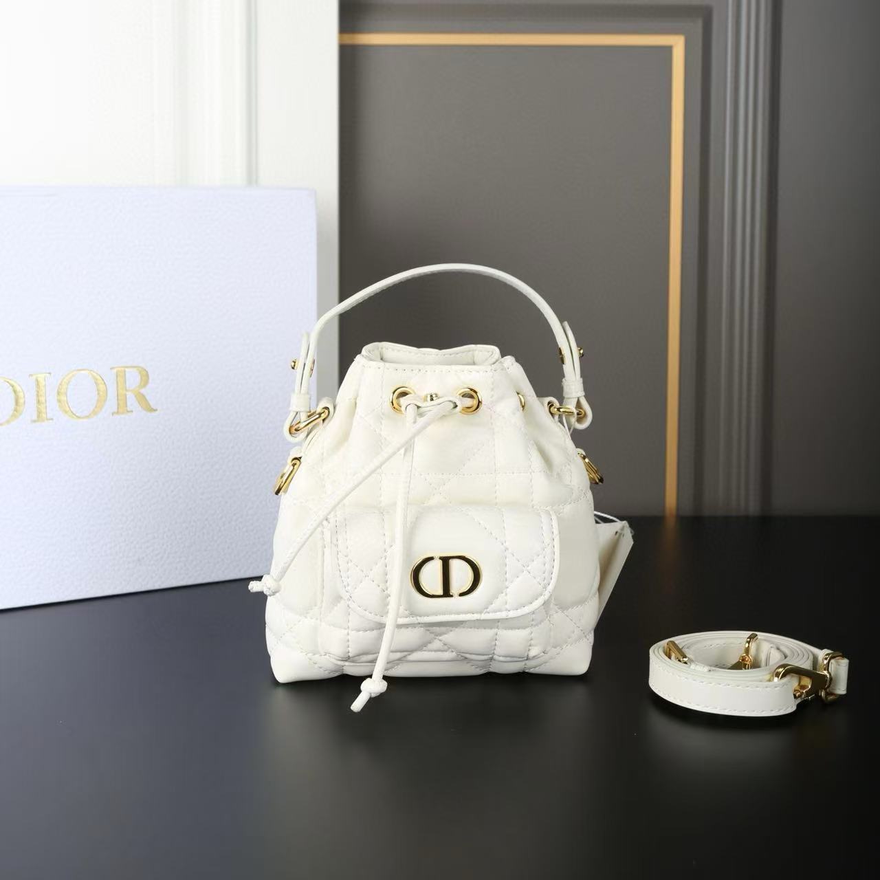 DI0R ドローストリング バケットバッグ【50％割引+送料無料】