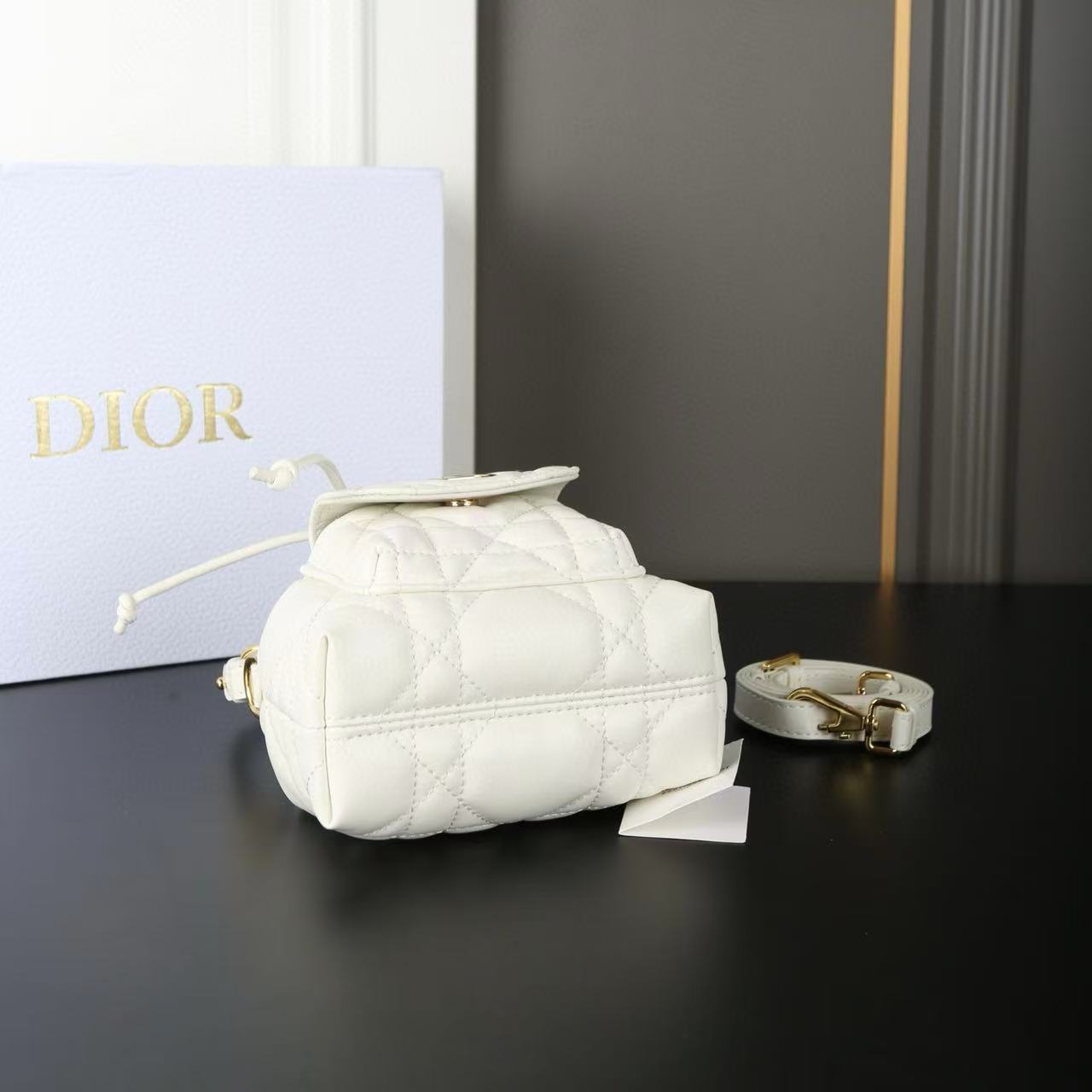 DI0R ドローストリング バケットバッグ【50％割引+送料無料】