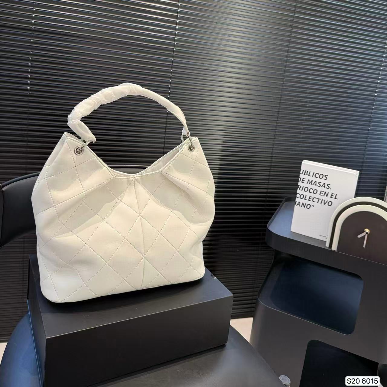 CHANE1 ダブルCチェーンバッグ【50％割引+送料無料】