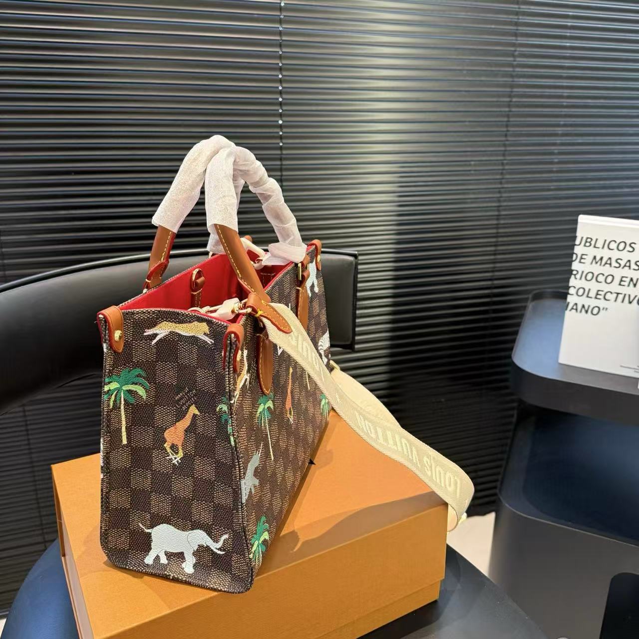 LVアニマルトートバッグ【50％割引+送料無料】