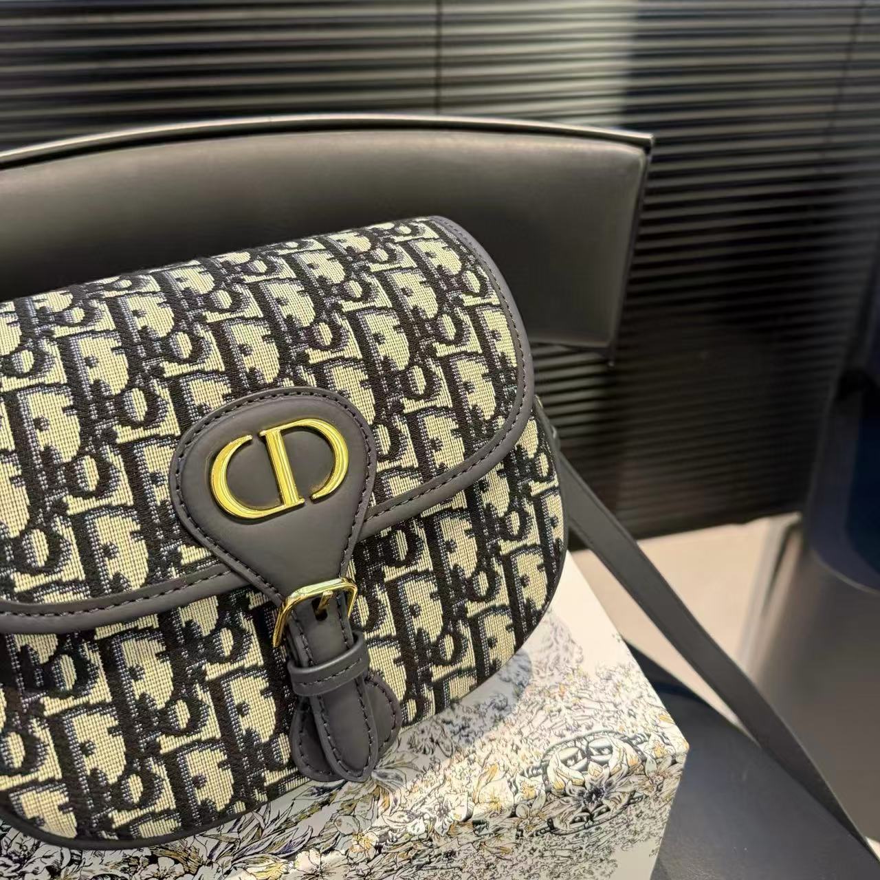 DI0R ジャカード CD ショルダーバッグ【50％割引+送料無料】