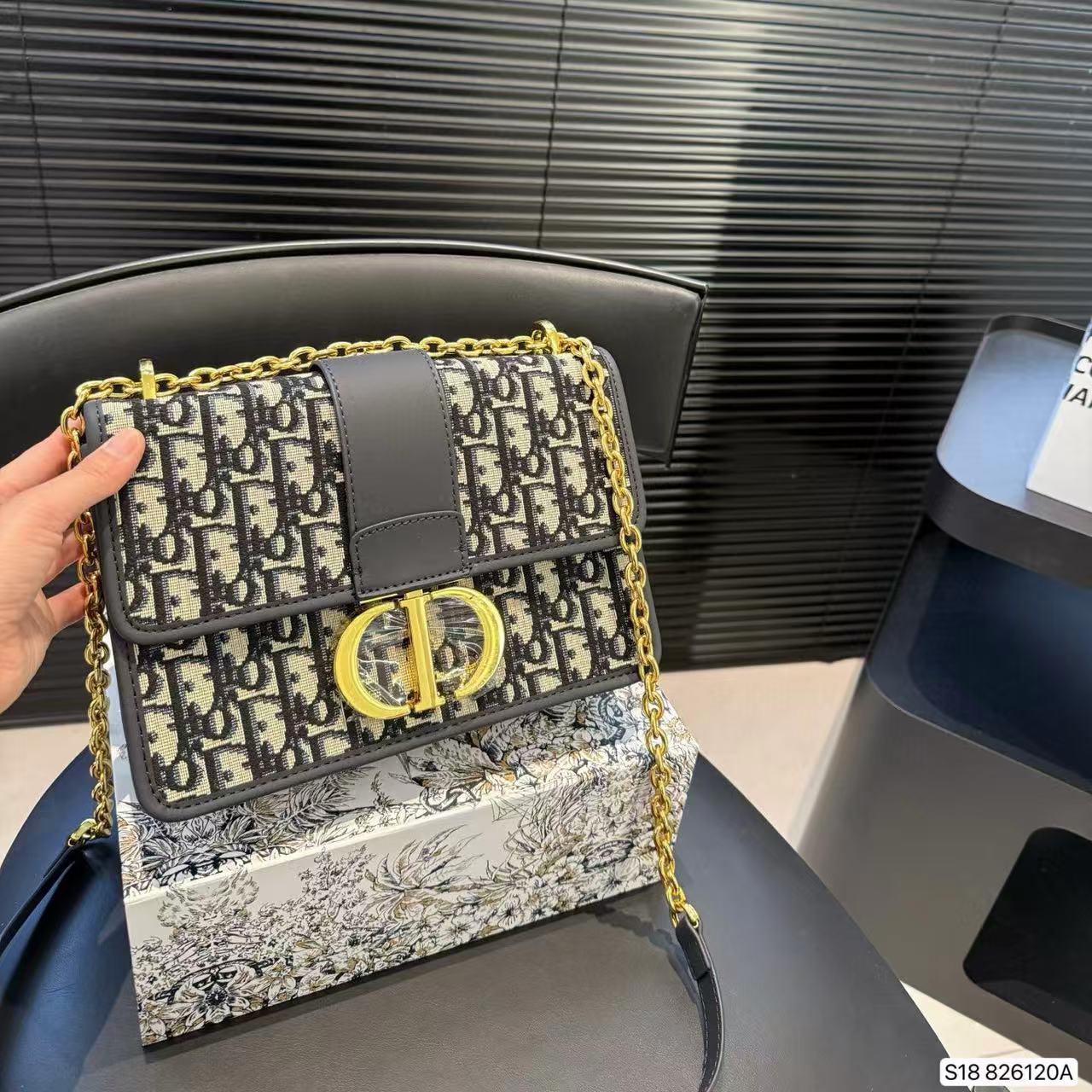 DI0R ジャカード CDチェーンバッグ【50％割引+送料無料】