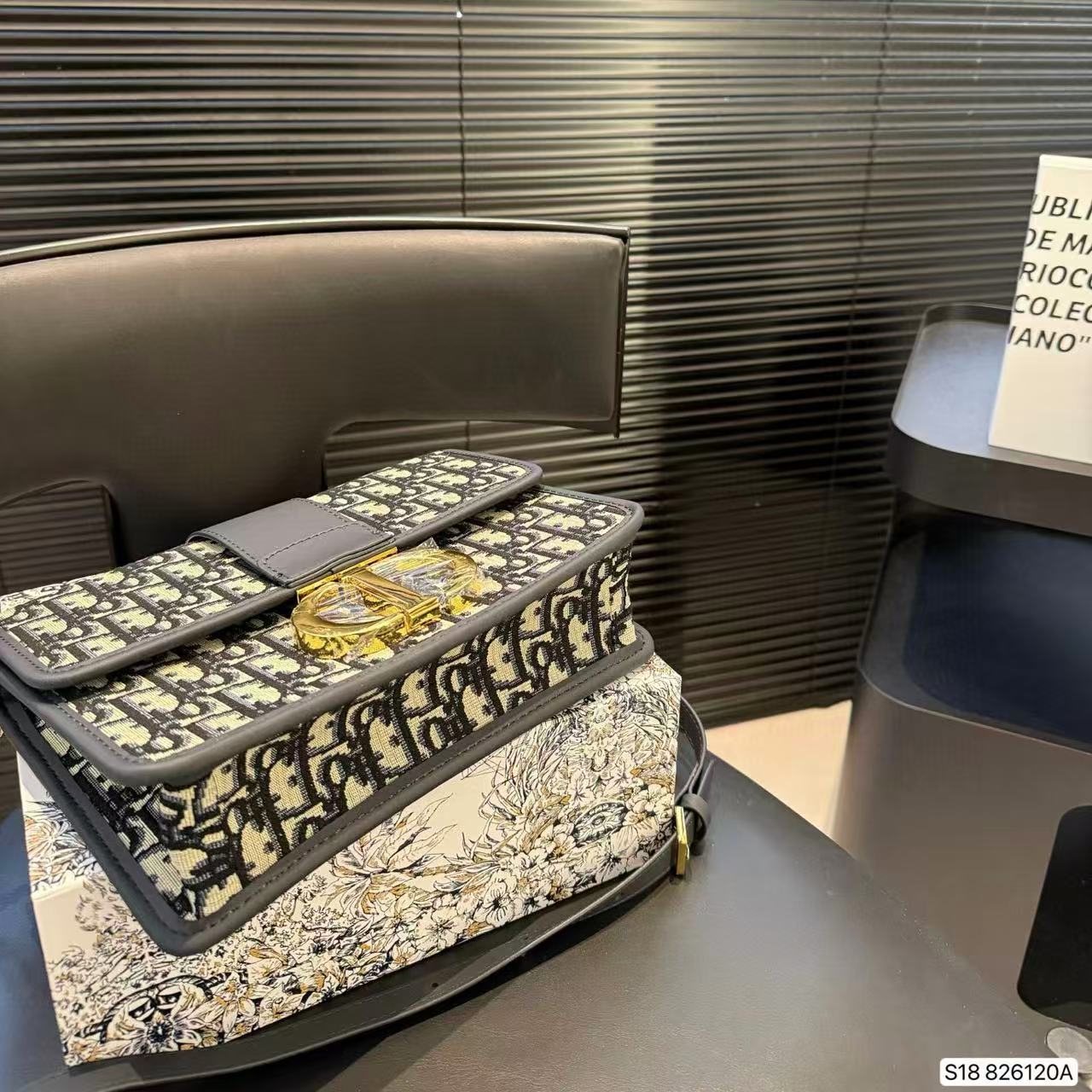 DI0R ジャカード CDチェーンバッグ【50％割引+送料無料】