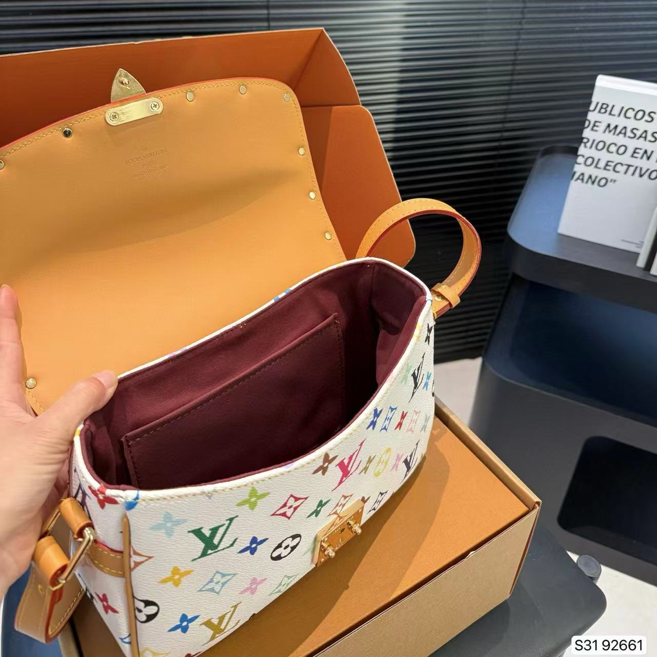 LVプリントのアンダーアームバッグ【50％割引+送料無料】