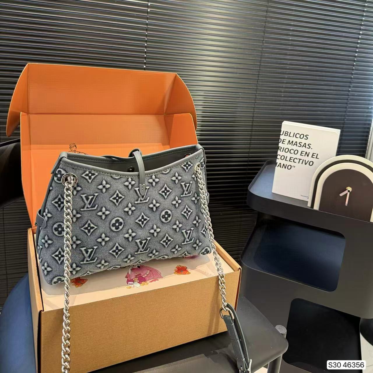 LV carryall刺繍入り脇下バッグ【50％割引+送料無料】