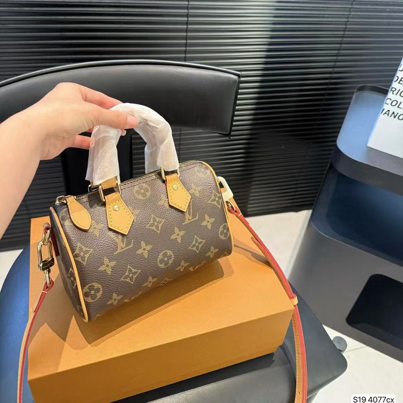 LVモノグラムハンドバッグ【50％割引+送料無料】