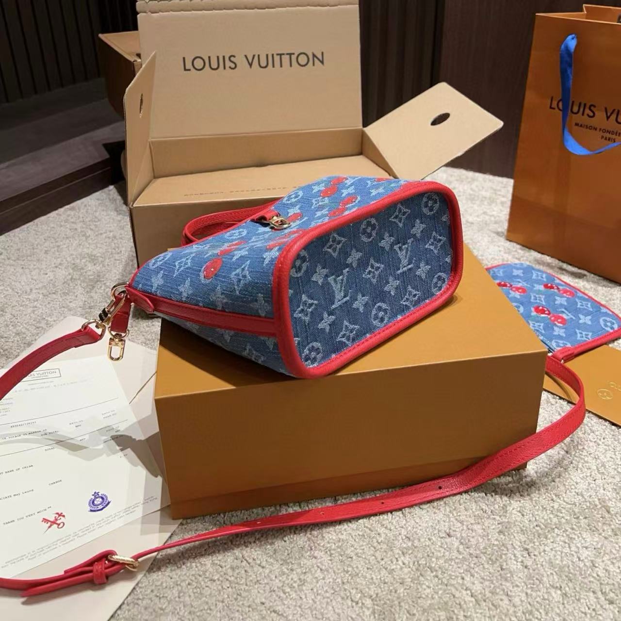 LVチェリーデニムハンドバッグ【50％割引+送料無料】