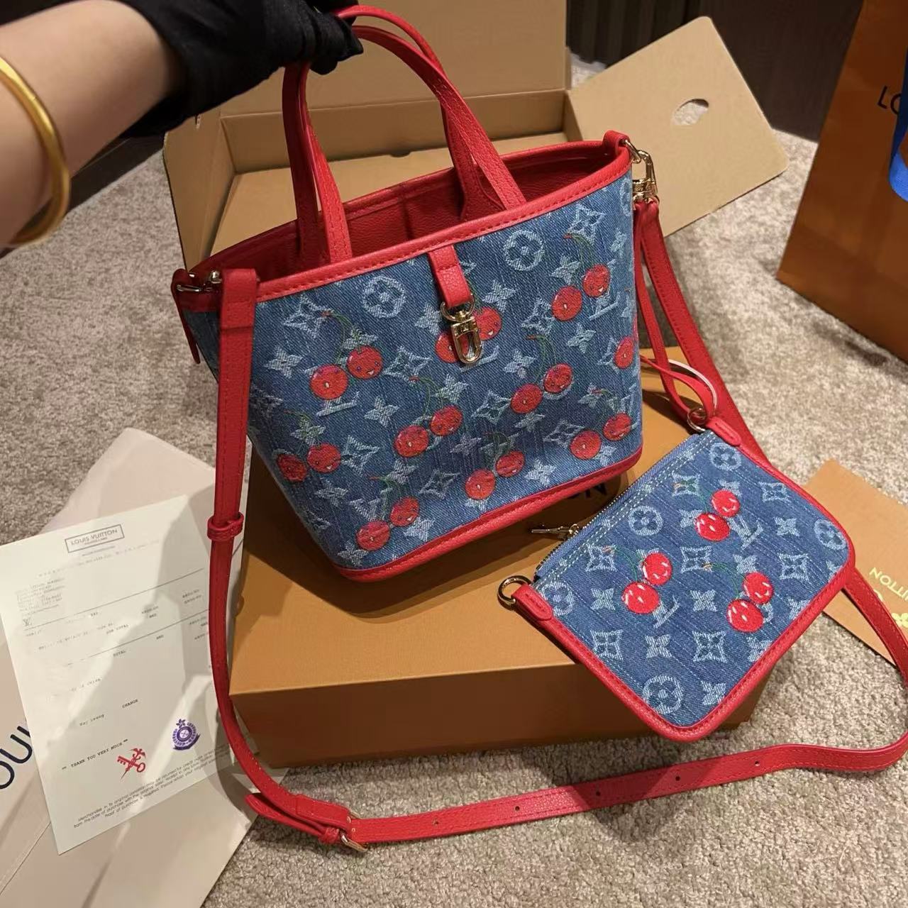 LVチェリーデニムハンドバッグ【50％割引+送料無料】