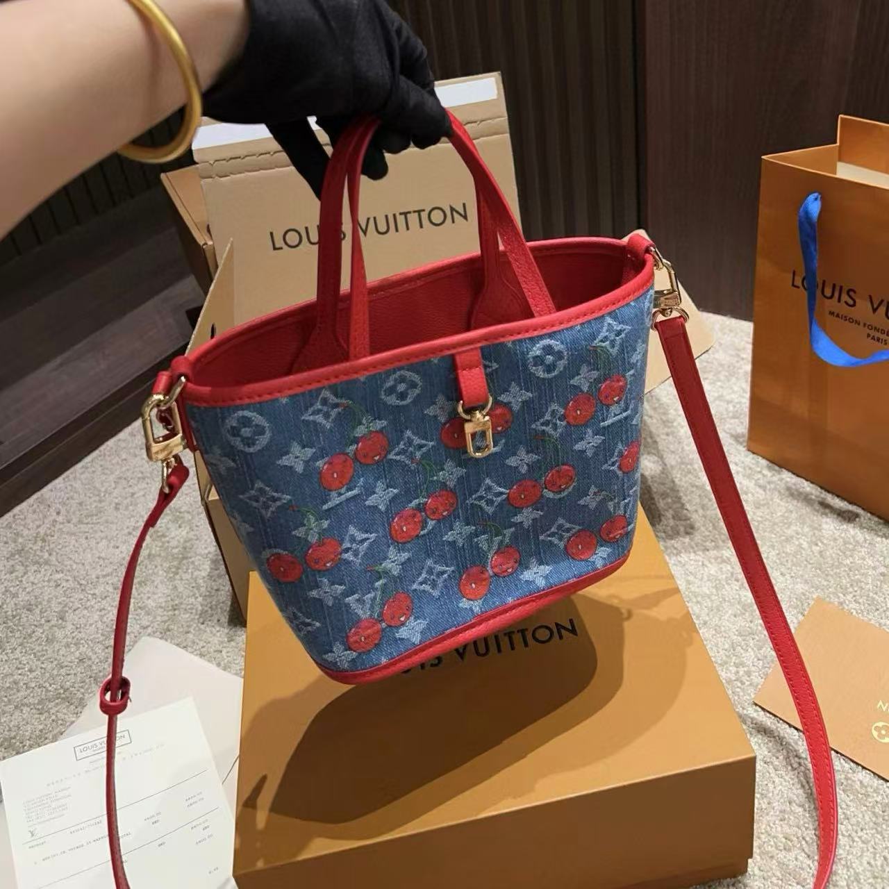 LVチェリーデニムハンドバッグ【50％割引+送料無料】