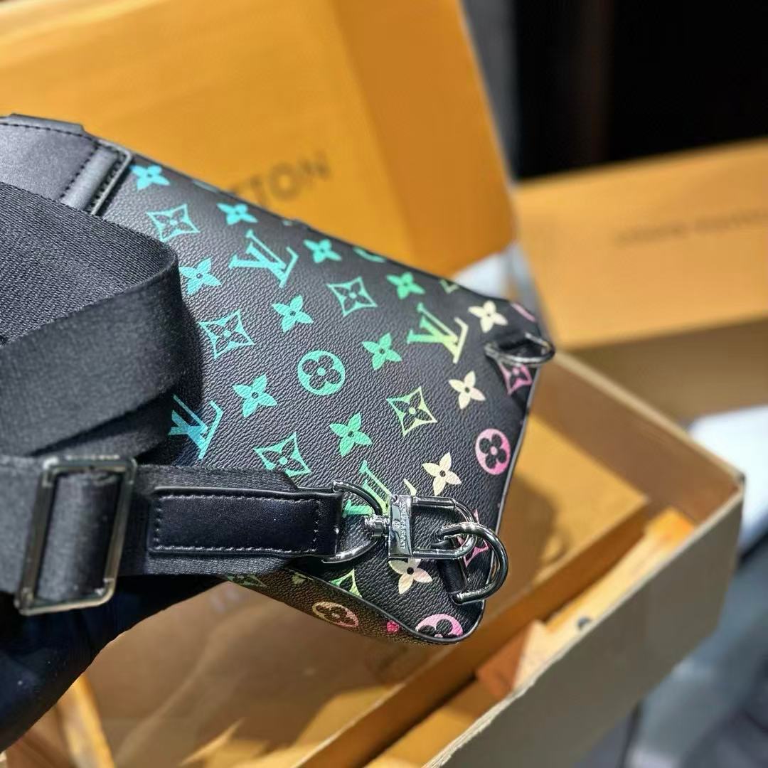 LVグラデーションメンズチェストバッグ【50％割引+送料無料】