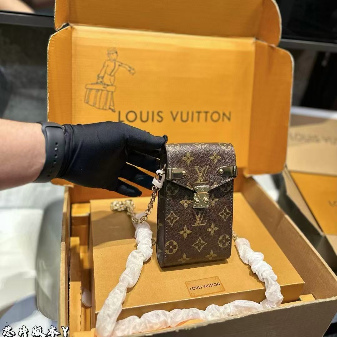 LVモノグラムの携帯電話バッグ【50％割引+送料無料】