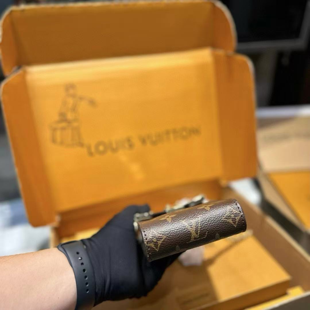 LVモノグラムの携帯電話バッグ【50％割引+送料無料】