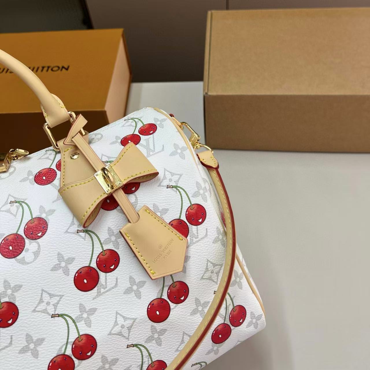 LVチェリーハンドバッグ【50％割引+送料無料】