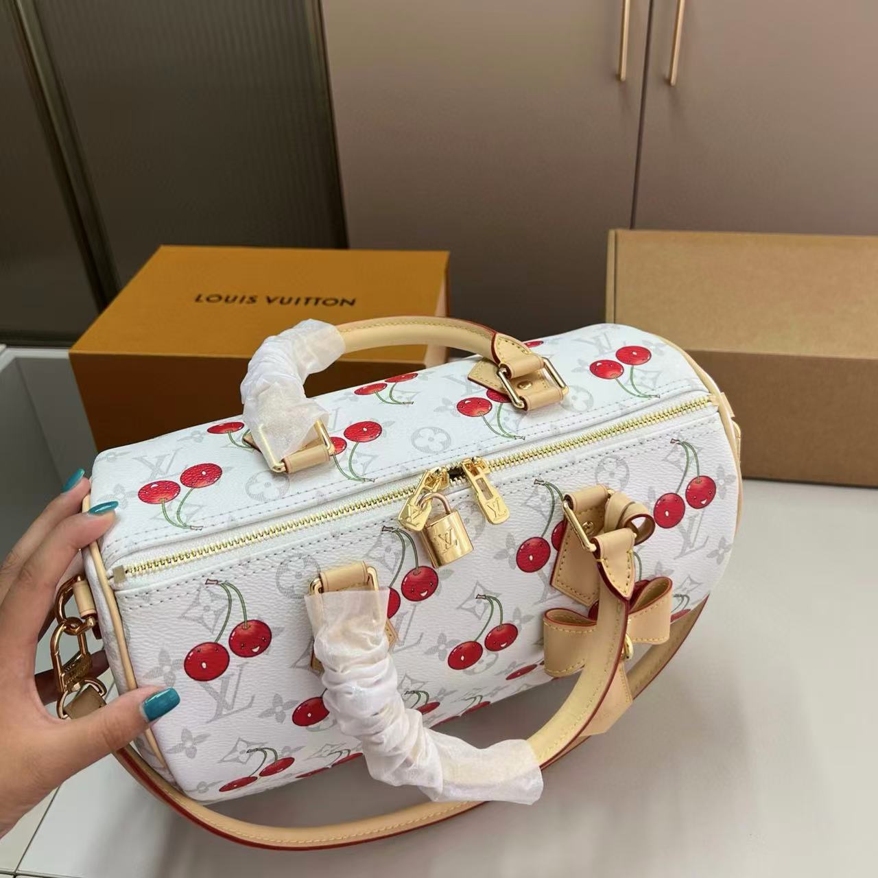 LVチェリーハンドバッグ【50％割引+送料無料】