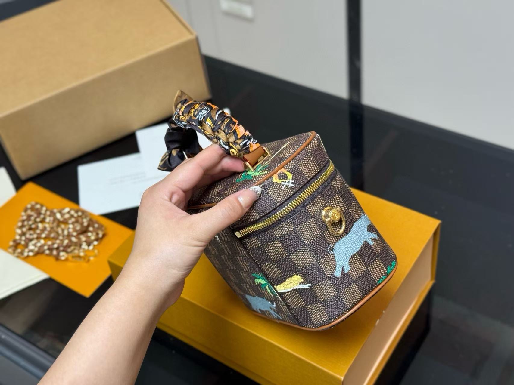 LV nice vanity化粧ポーチ【50％割引+送料無料】